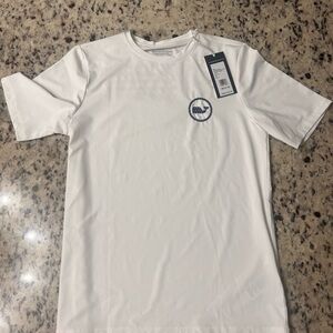 Vineyard Vines new with tags boys performance tee size medium 12-14
